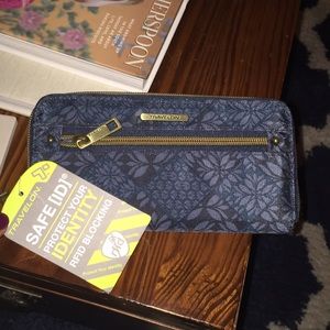 Travelon RFID Wallet